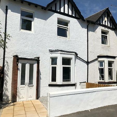 Glasgow Airport Holiday Home بيزلي المظهر الخارجي الصورة