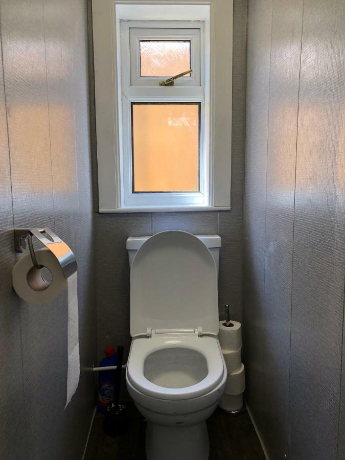 Glasgow Airport Holiday Home بيزلي المظهر الخارجي الصورة